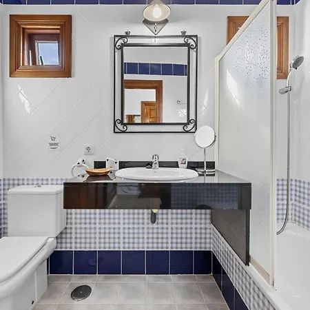 Vila Bezanilla - Vipvipvillas *